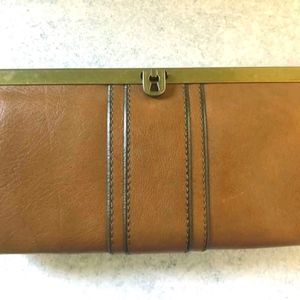 Fossil Clutch
